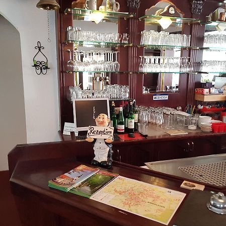 Hotel-Cafe Am Rathaus Гарделеген Экстерьер фото